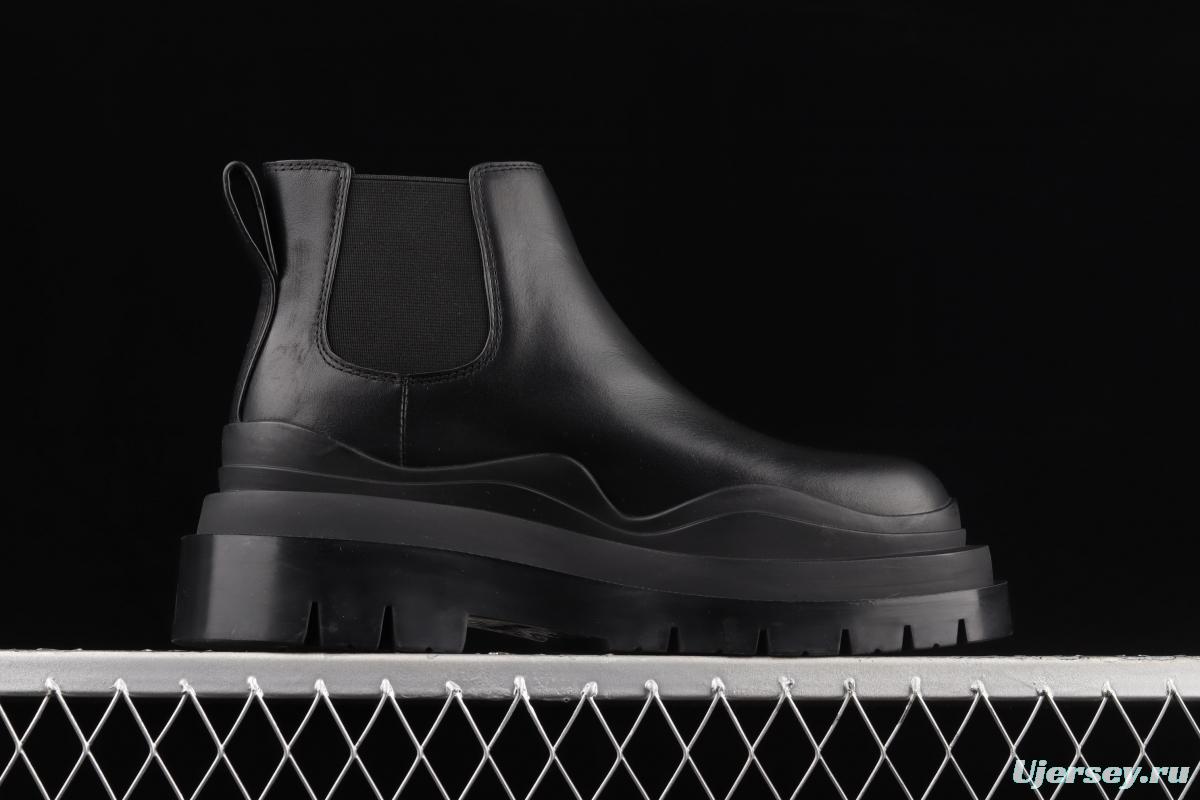 Casual leather boots in Bottega Veneta