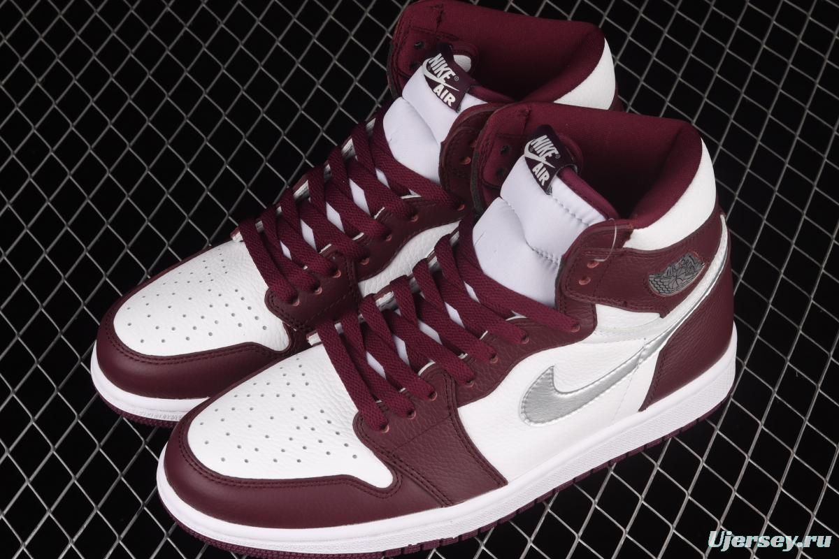 Air Jordan 1 Retro High OG Bordeaux Bordeaux burgundy high top basketball shoes 555088-611