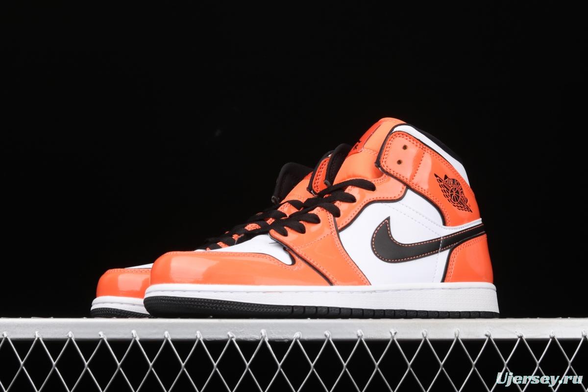 Air Jordan 1 Mid lacquered leather white orange Zhongbang basketball shoes DD6834-802