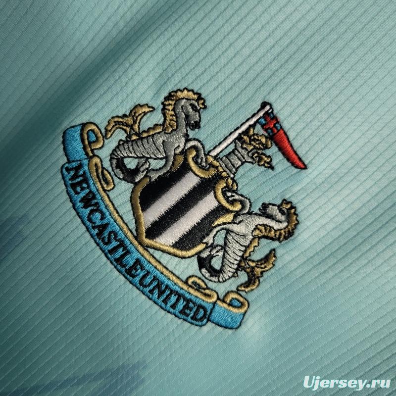 22/23 Newcastle United Pre-match Training Jersey