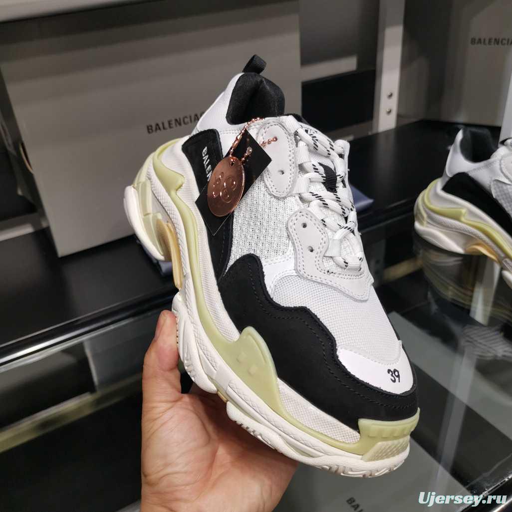 Men/Women Balenciaga Triple S Sneaker White/Black Item Ab5580330