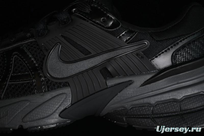 Nike V2K Runtekk 3XL Retro Low-Top Running Shoes with Shock Absorption and Anti-Slip Design - FD0736-001