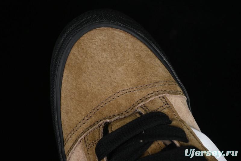 Vans Classics Knu Skool Retro Chunky Tongue Skate Shoes in Black/Brown - VN000CP6BXC