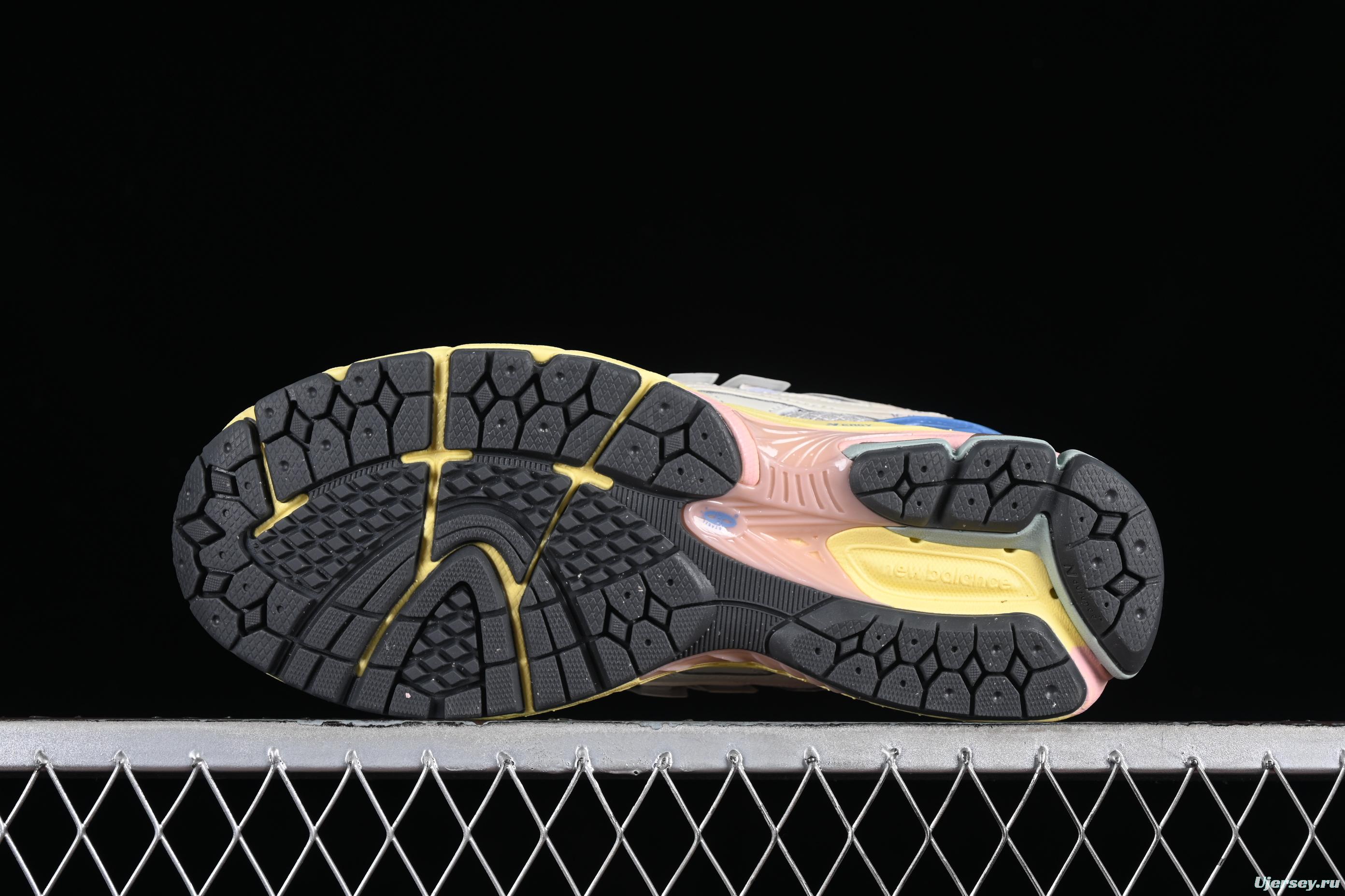 New Balance 1906 Series Retro Dad Style Casual Running Shoes - M1906NC