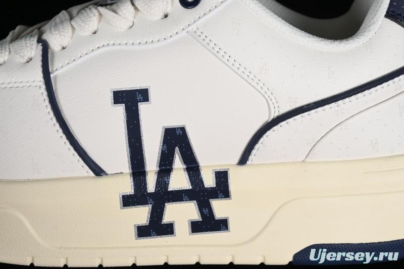 MLB Chunky Liner Basic New York Yankees Thick Sole Casual Sneakers with 6cm Height Increase - 3ASXCBO3N07NYD