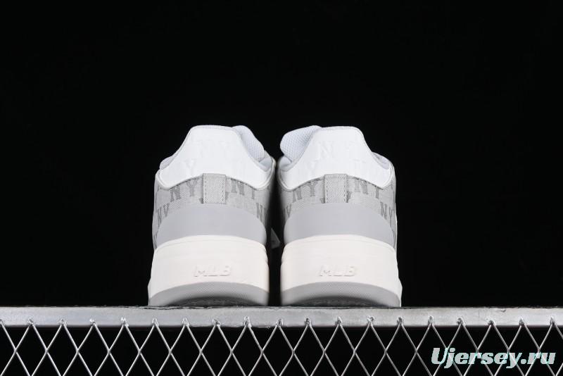 MLB Chunky Liner New York Yankees Sneakers with Lightweight Thick Sole and Hook Loop Closure - 3ASXCMM4N50GRS