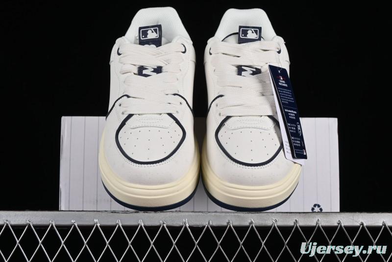 MLB Chunky Liner Basic New York Yankees Thick Sole Casual Sneakers with 6cm Height Increase - 3ASXCBO3N07NYD