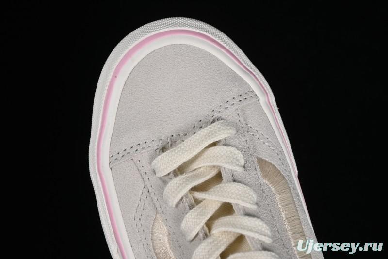 Vans Style 36 Low-Top Skate Shoes with Embroidered Details in Cream - VN000CRPGRN