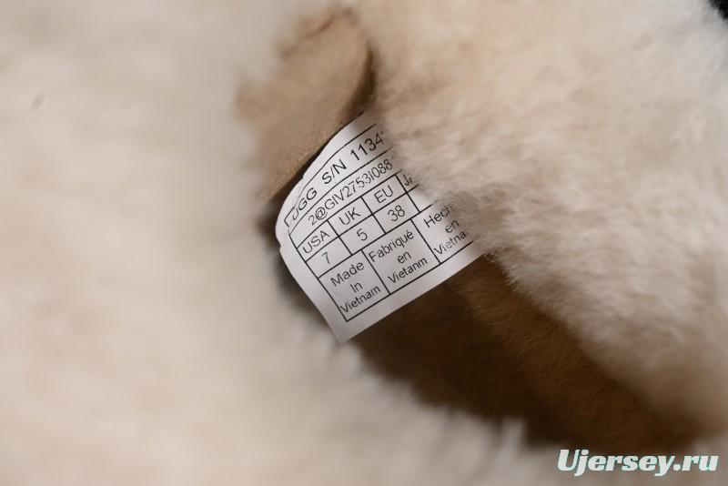 UGG Classic Short II Mini Boots with Genuine Australian Sheepskin and TREADLITE Outsole - 1134810