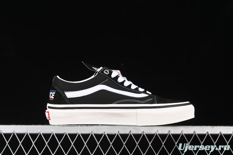 Vans Old Skool Low-Top Retro Skate Shoes in Black & White - VN0A5KRXBA2