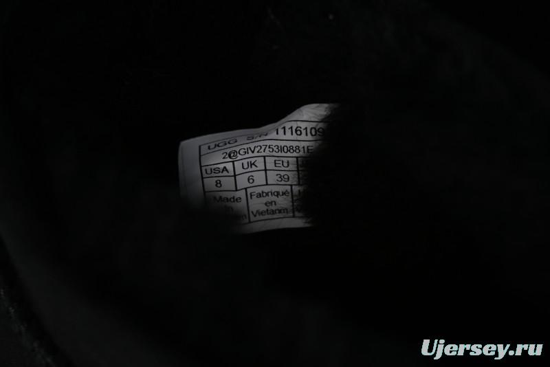 UGG Classic Ultra Mini Short Boots with Genuine Australian Sheepskin and TREADLITE Outsole - 1116109