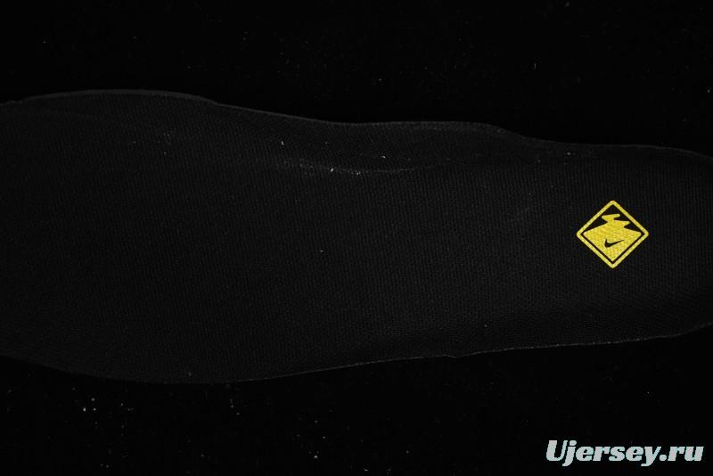 Nike Air Humara Retro Trail Running Shoes with 1990s Outdoor Style - AJ1102-001