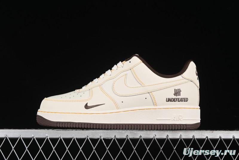 Nike Air Force 1 '07 Low UN Collaboration Casual Sneakers in Off-White with Yellow Stitch - KK3333-002