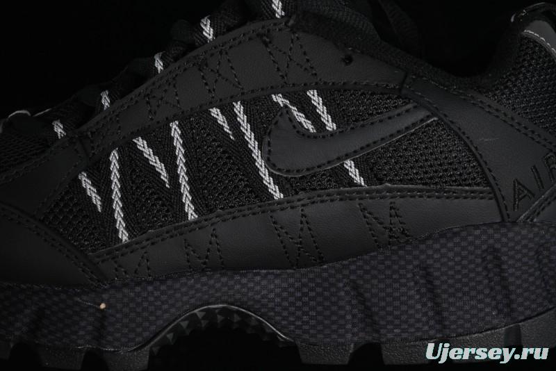 Nike Air Humara Retro Trail Running Shoes with 1990s Outdoor Style - 924464-001