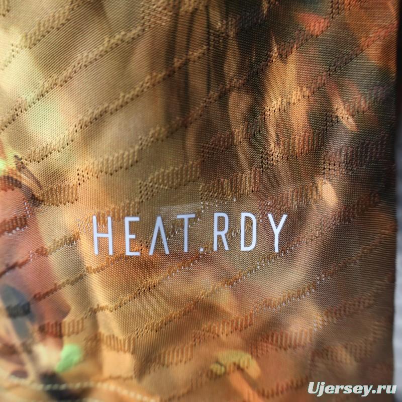 Player Version 25/26 Real Madrid Gold with Phoenix NA ZHA Jersey