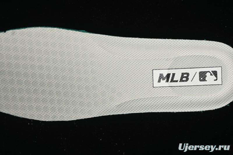 MLB Chunky Classic Base New York Yankees Lightweight Platform Casual Sneakers - 3ASXBMN4N50GRL