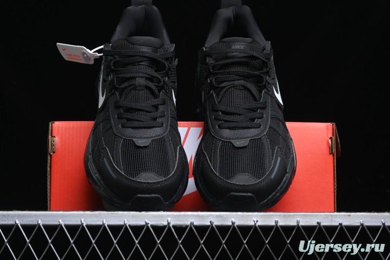 Nike Runtekk V2K Low-Top Retro Running Shoes with Cushlon Foam and Distressed Midsole - HQ1582-001