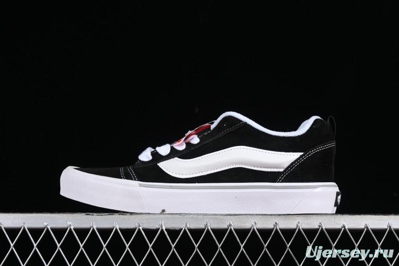 Vans Classics Knu Skool Retro Sneakers in Black & White - VN0AUAK375