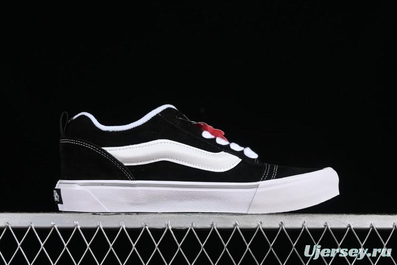Vans Classics Knu Skool Retro Sneakers in Black & White - VN0AUAK375