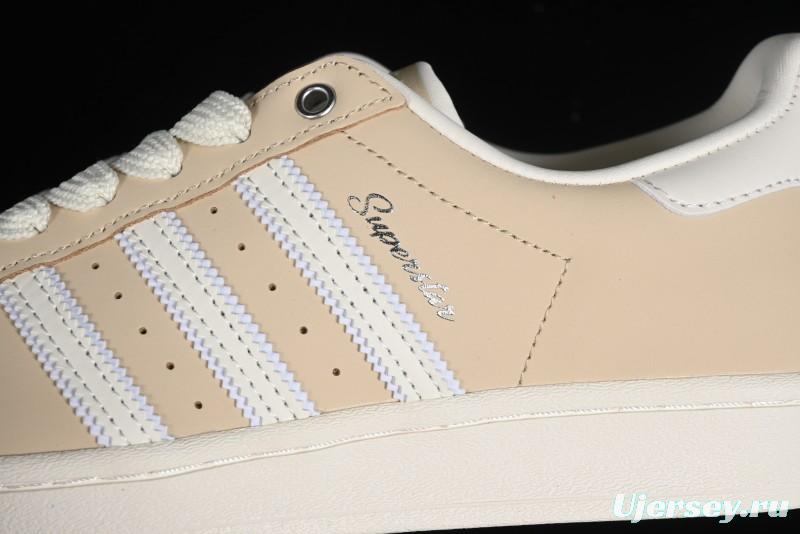 Adidas Originals Superstar Casual Sneakers with Shell Toe Design - IE3039