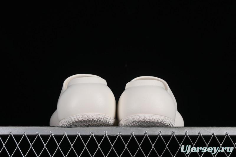 SMFK COMPASS Embossed One-Piece Platform Slides - E9066