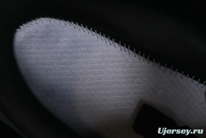 NY Yankees Black & Neon Green Sneakers - Classic Streetwear Style