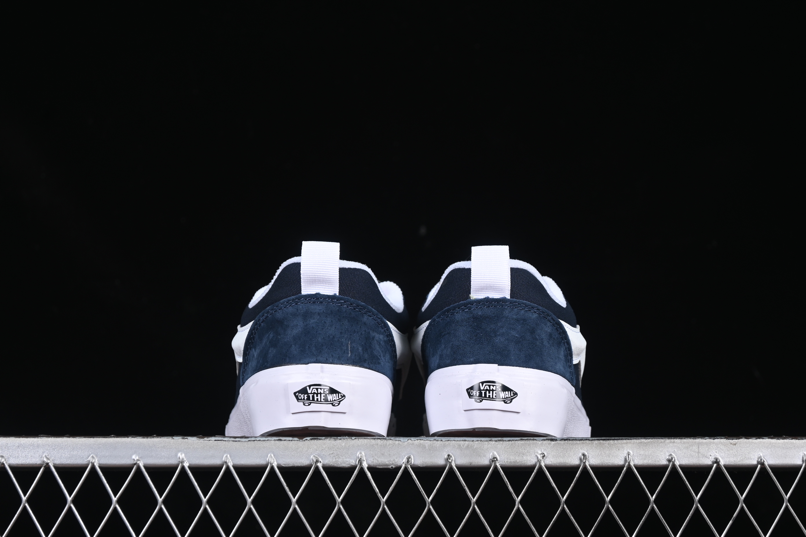 Vans Knu Skool Low-Top Retro Chunky Sneakers - VN000D6CJBL