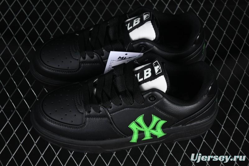 NY Yankees Black & Neon Green Sneakers - Classic Streetwear Style