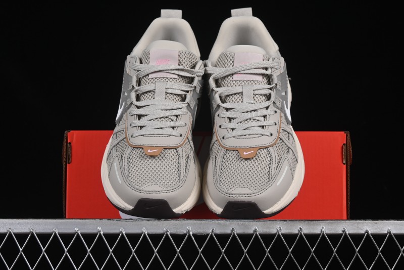 Nike Runtekk Run Retro Low-Top Running Shoes with Cushlon Midsole and Anti-Slip Design - FN0738-107