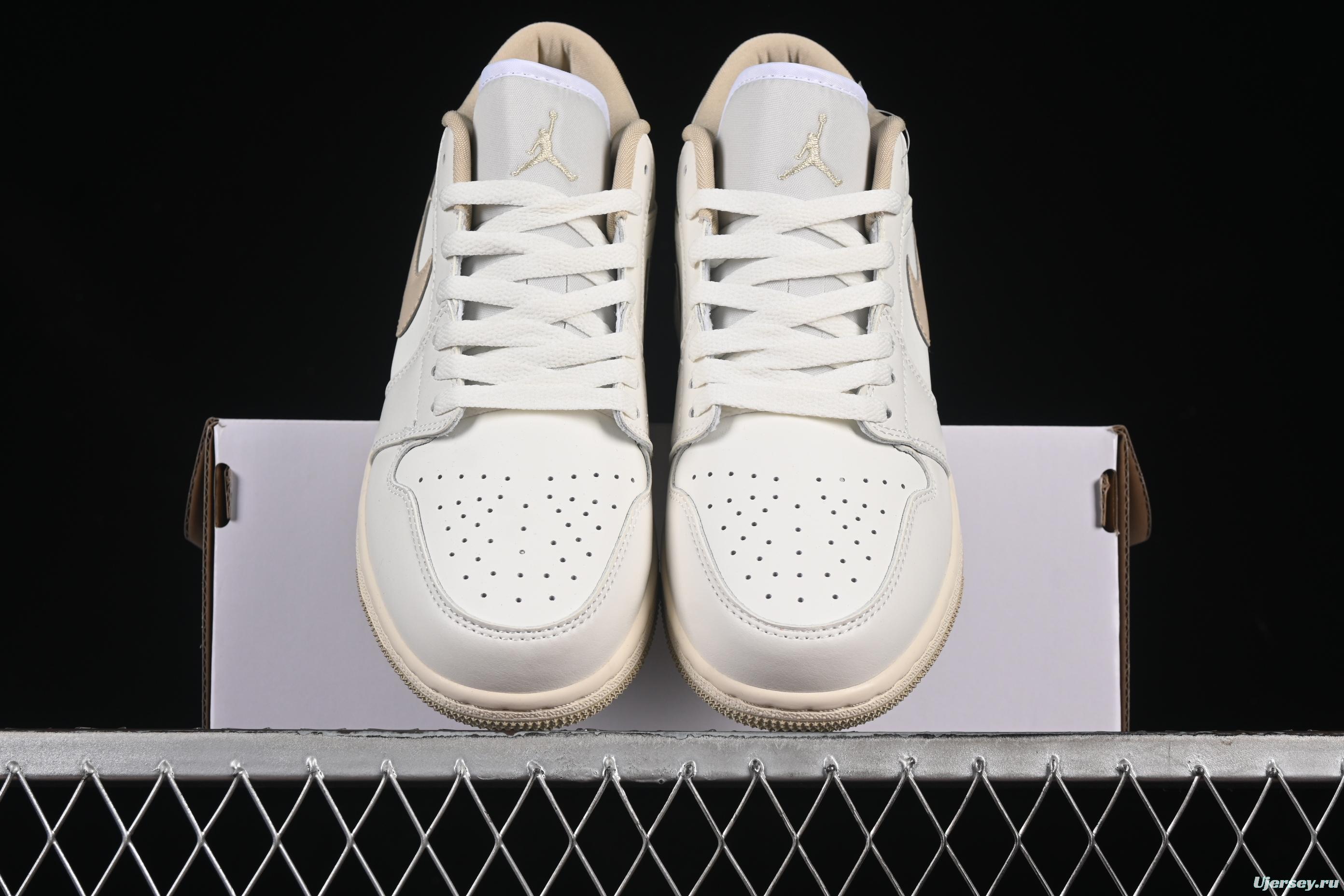 Nike Air Jordan 1 Low AJ1 Casual Sneakers in White - DC0774-112