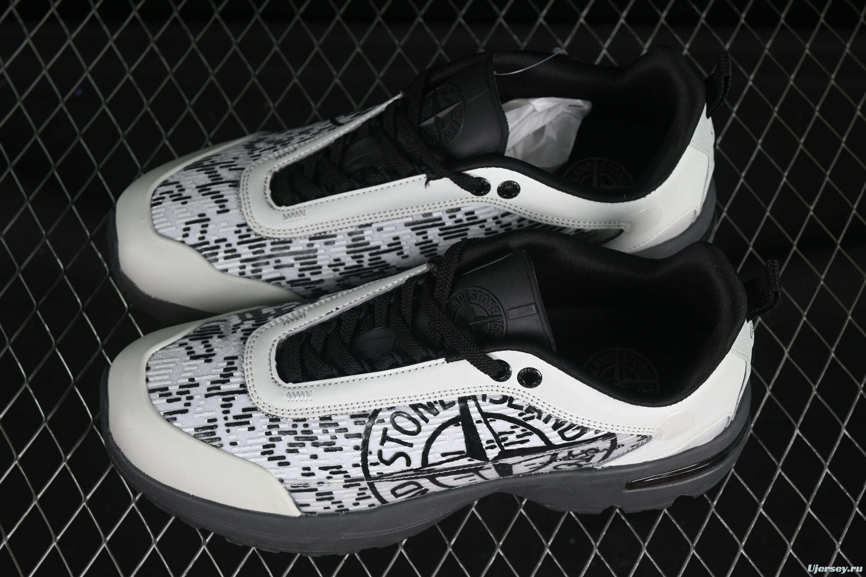 Stone Island Grime Panelled Low-Top Lifestyle Sneakers in Dark Brown - MO78FWS0303