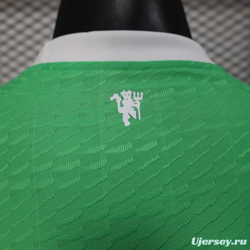 Player Version 25/26 Manchester United Green Goalkeeper Jersey