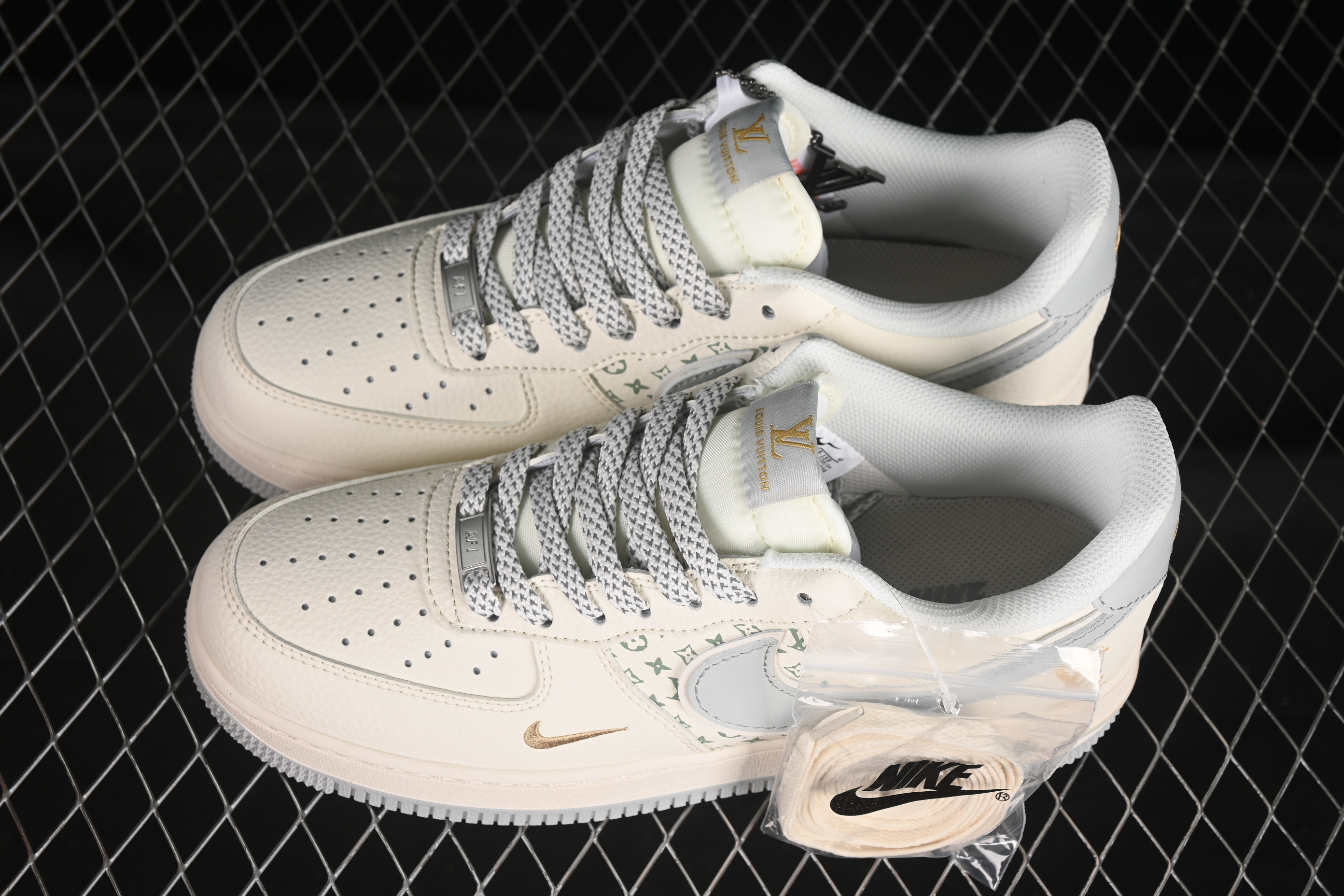 Nike Air Force 1'07 Low LV Collaboration Print Small Gold Swoosh Casual Sneakers - XX3168-159