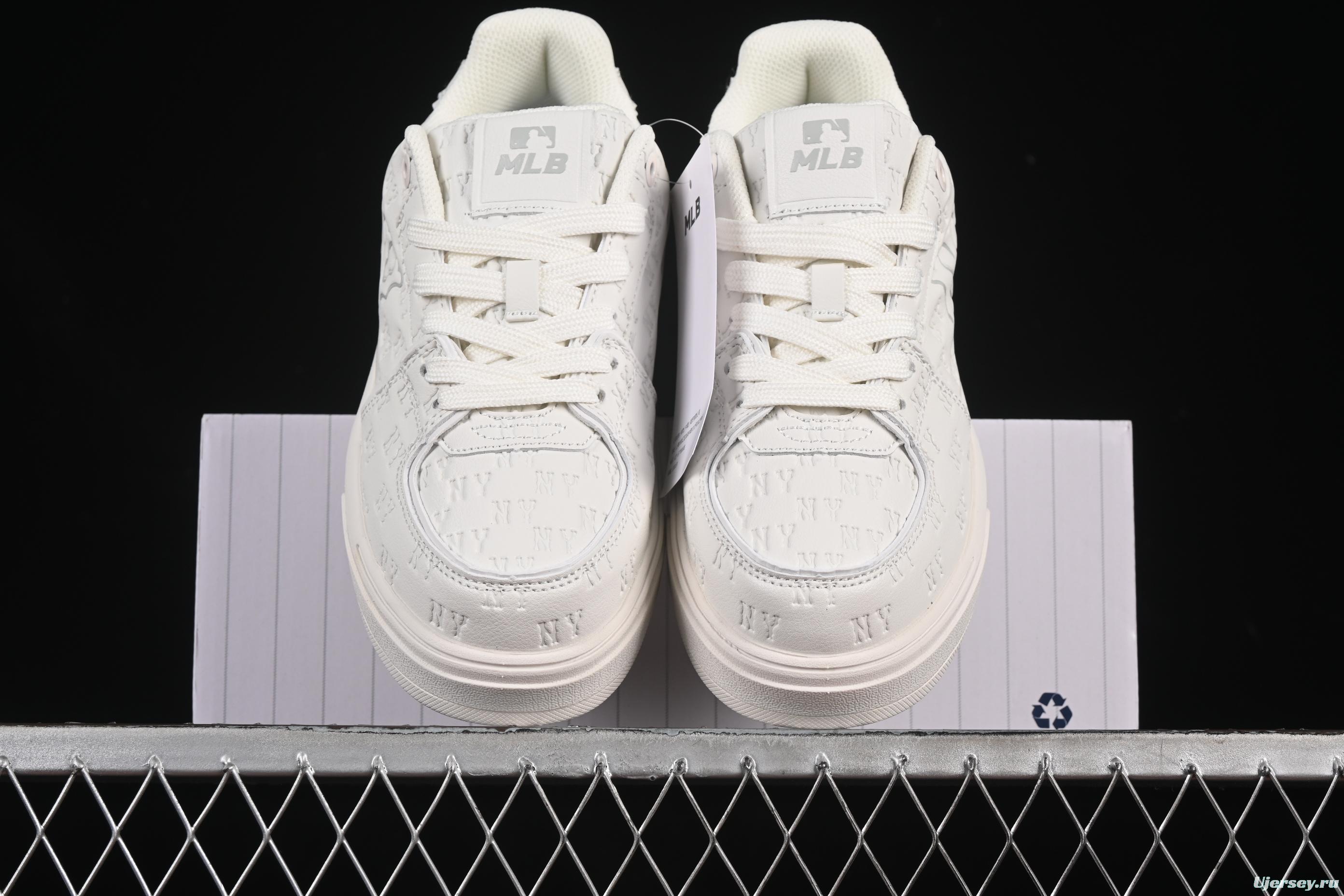 New York Yankees MLB Bigball Chunky Embo Monogram Platform Sneakers - 3ASXE015N50WHS