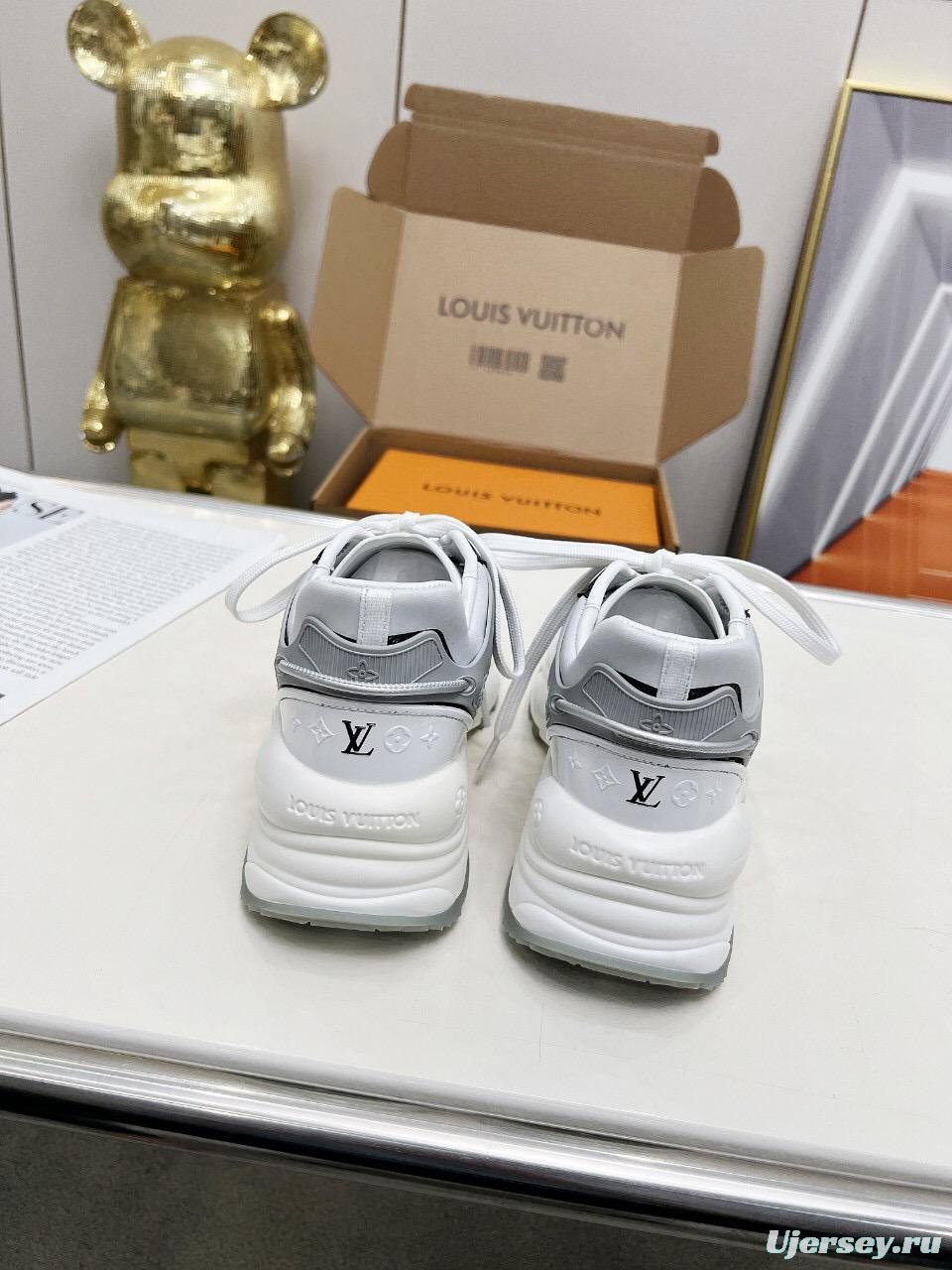 2025 Unisex Louis Vuitton Black White Leather Mesh Sneakers LY00340