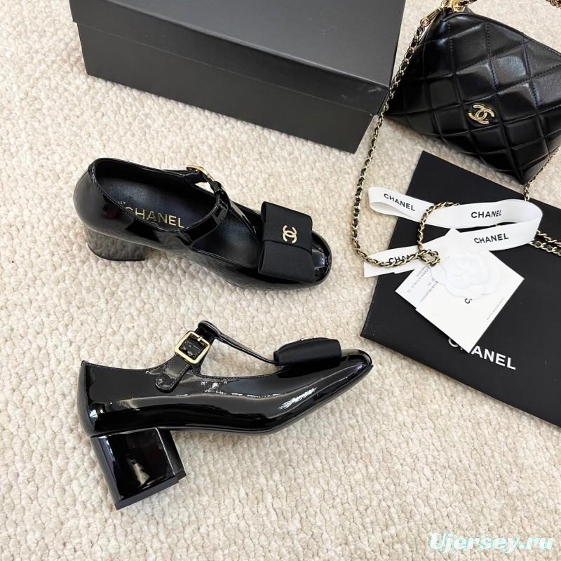 2025 Women Chanel Black Patent Leather Mary Jane Bow KFY00310