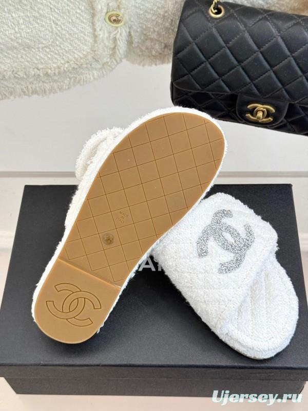 2025 Slippers Chanel White Terry Cloth Crystal CC Logo KFY00220