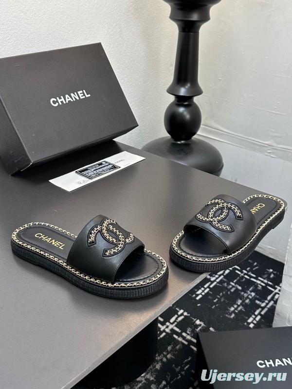 2025 Women Chanel Black Leather Slippers Chain Detail LY00320