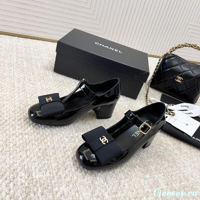 2025 Women Chanel Black Patent Leather Mary Jane Bow KFY00310
