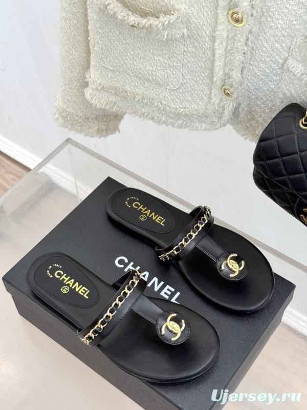 2025 Women Chanel Black Leather Slippers Chain KFY00250