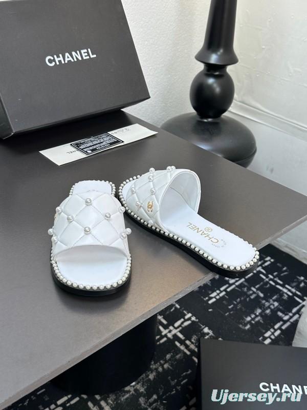 2025 CHANEL White Leather Slippers