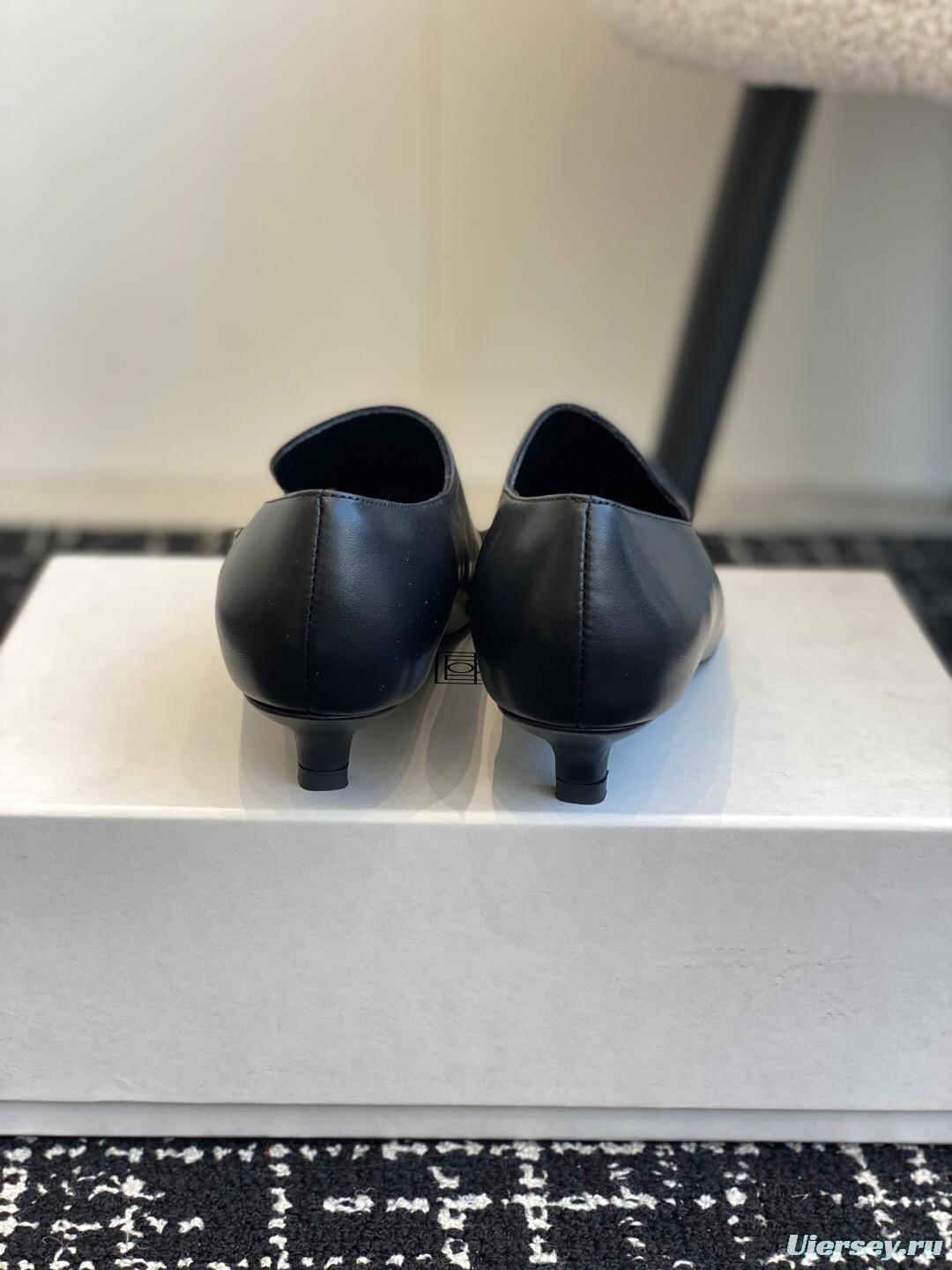 2025 Women Toteme Black Leather Slip-On Loafers