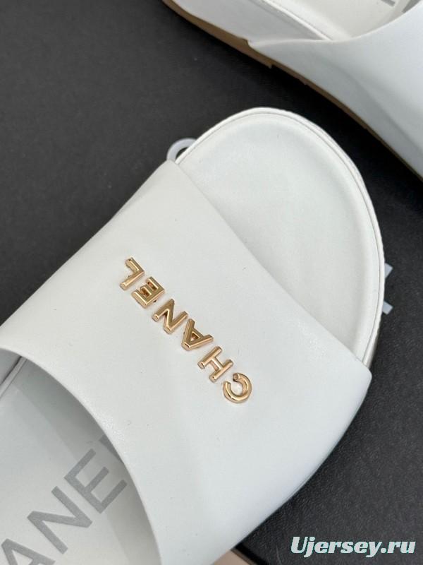 2025 Slippers Chanel White Leather Slippers KFY00250
