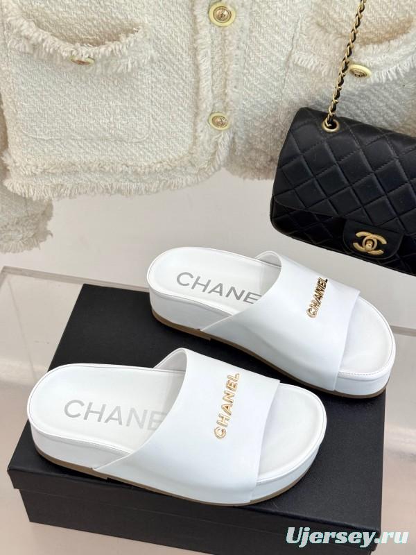 2025 Slippers Chanel White Leather Slippers KFY00250