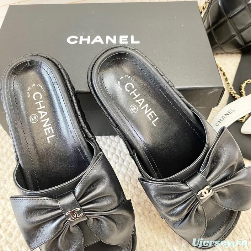 2025 Slippers Chanel Black Leather Slippers