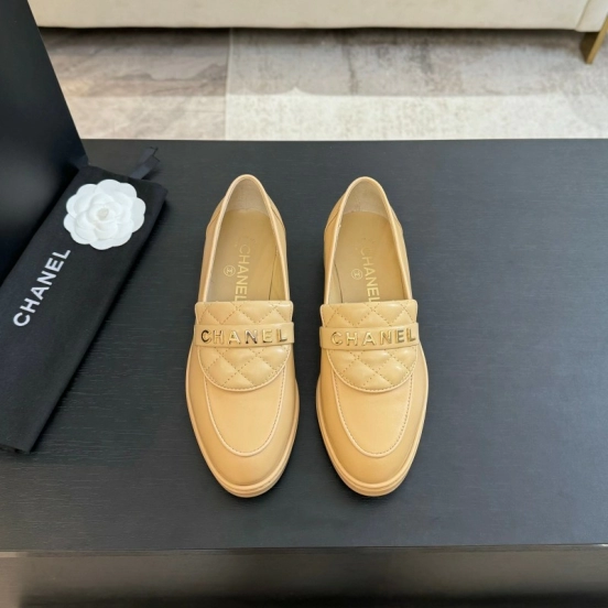 2025 Women Chanel Beige Leather Loafers KFY00310
