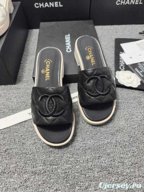 2025 Slippers Chanel Black Leather Slippers