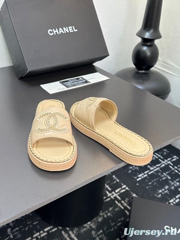 2025 Slippers Chanel Beige Leather Slippers