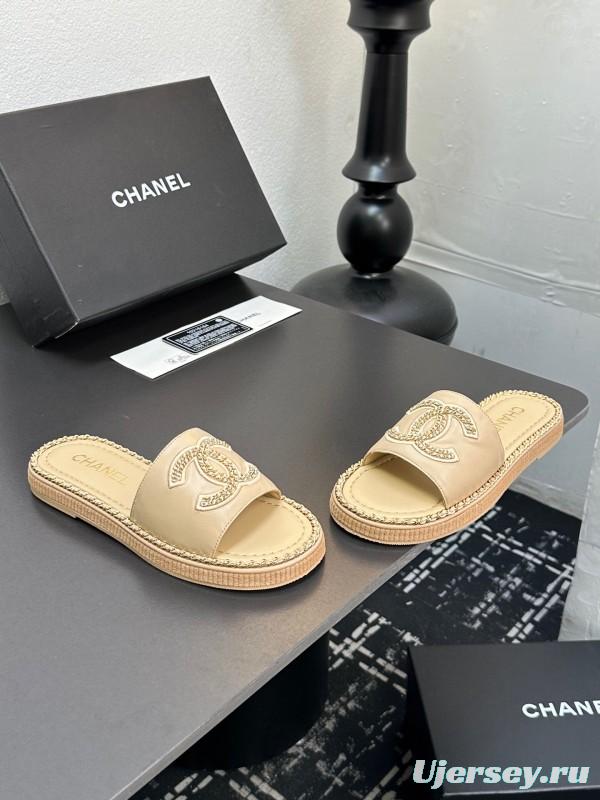 2025 Slippers Chanel Beige Leather Slippers