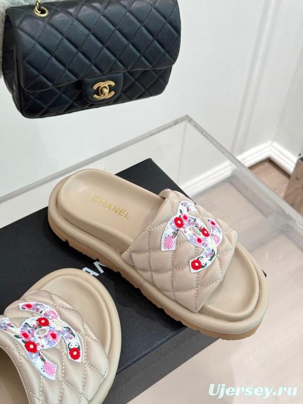 2025 Slippers Chanel Beige Silk Floral Pattern